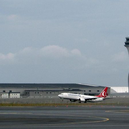 Tayakadin Neighbor Airport Apartment מראה חיצוני תמונה